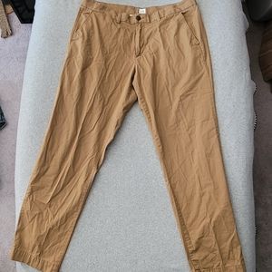 Gap Modern Khaki Slim fit